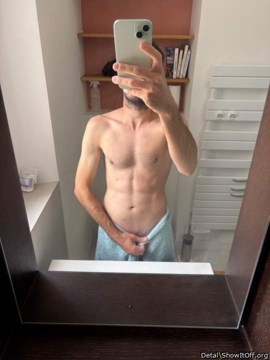Adult image from Detal