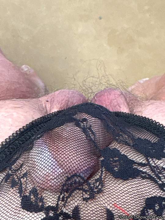 Mmmmm kiss lick n drain ur hairy sexy balls