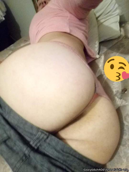 I need to taste your cock and balls daddy