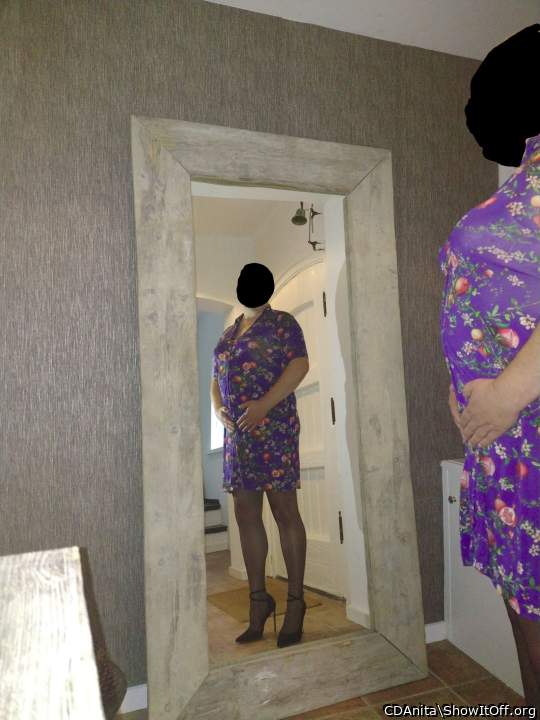 Love to lift your dress to feel the surprise 