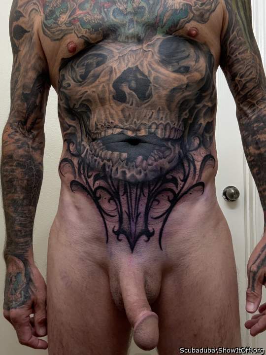 You have a great package with a fabulous looking glans ! The