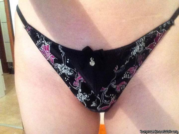 Nice! Cute panty, and lovely pussy shape in the gussets!