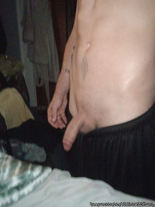 Lovely sexy dick, looking good!!   