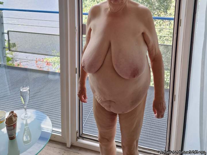 Wow .... your tits are amazing  would love to play with them