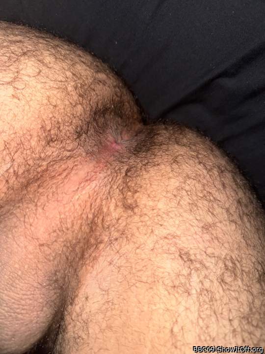I'd love to cram my cock up your hairy ass!!!