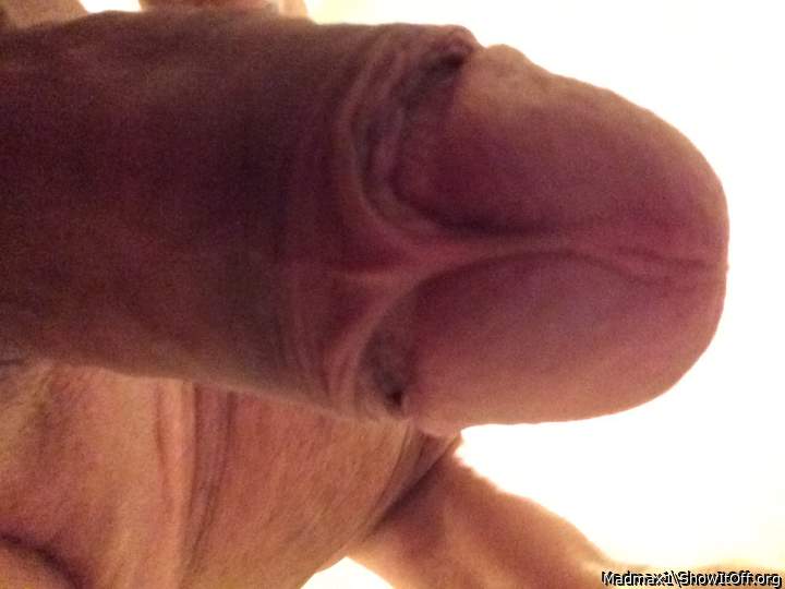 Sexy cock head Id love to tease it 