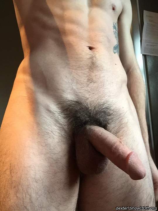 what a perfect thick dick..and what a perfectly hot body to 