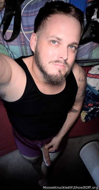 Adult image from MooseKnuckle69