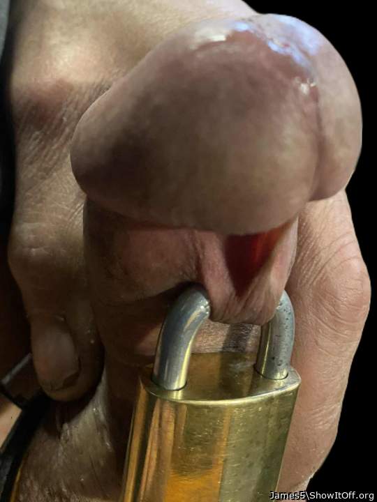 Frenum piercing play..