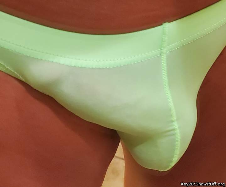 Love the colour. Love your bulge even more