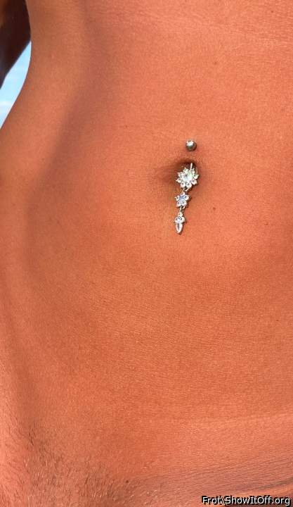 Bellybutton piercing