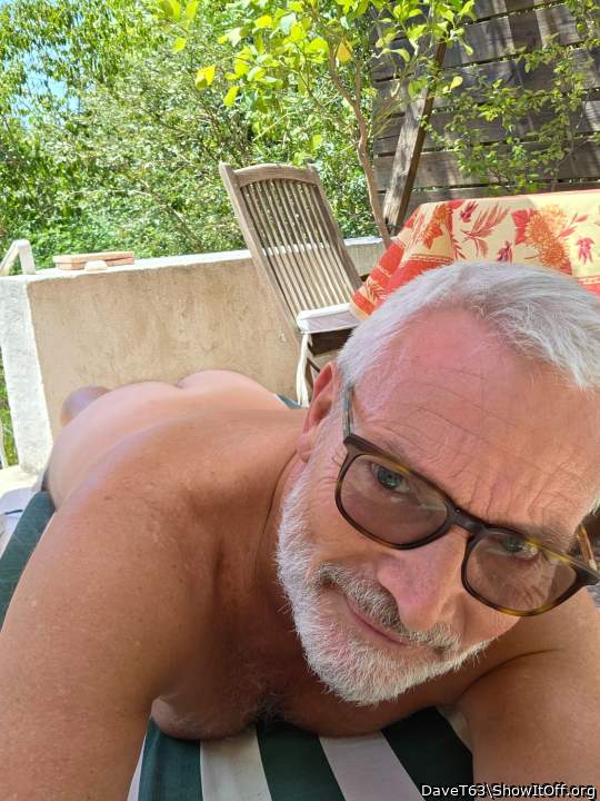 Tanning my naked body