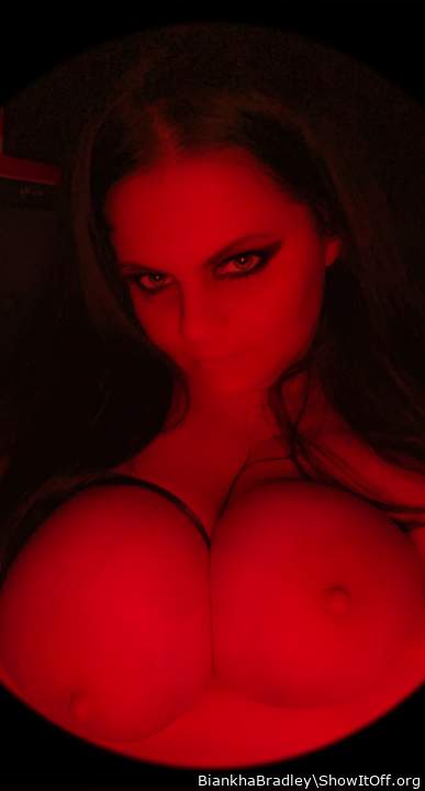 So hot and sexy in red, Biankha.    