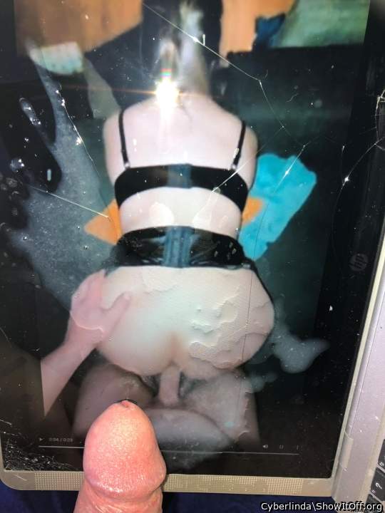 Cover me with your warm cum 💦