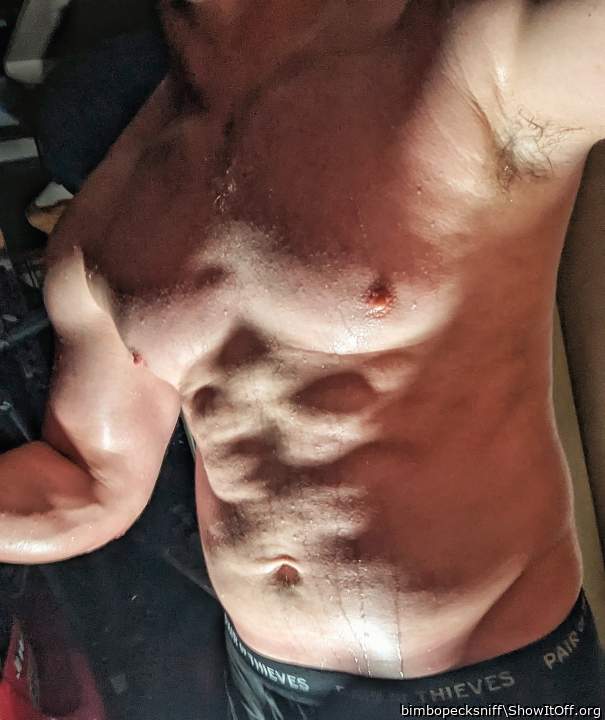 Nothing like a full-body sweat to start the day! 💪🏻💦