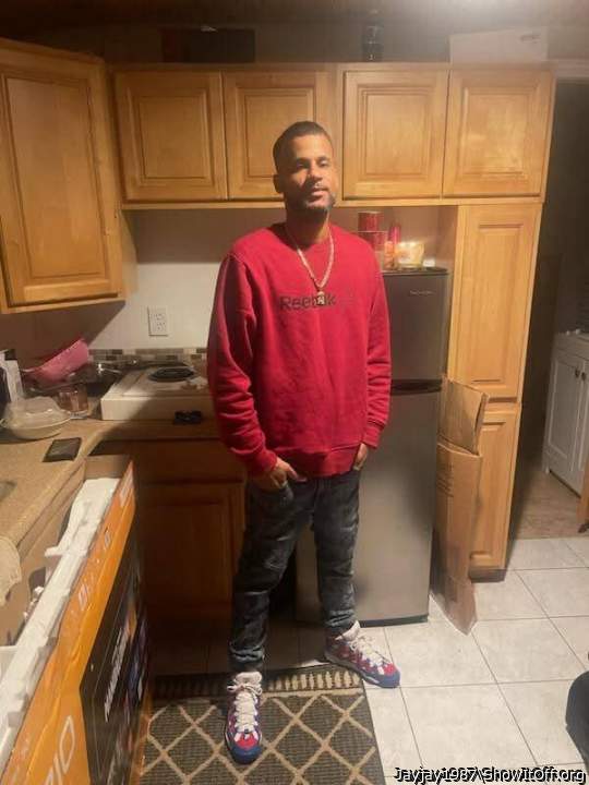 You�re a very good looking young man welcome to SYD and I ho