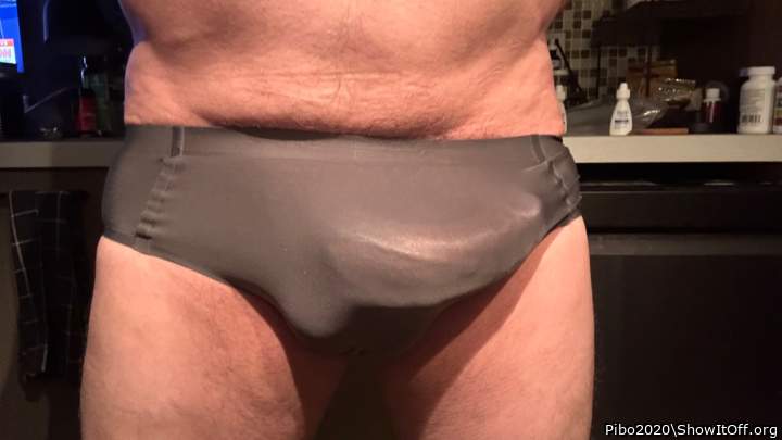 What an incredible bulge! Your cocks looks great in those!