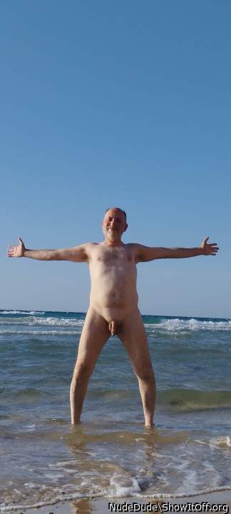At nude beach �