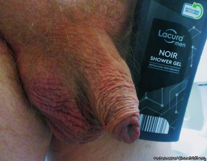 My early hot summer morning bathroom uncut dick and balls, 27.6.25