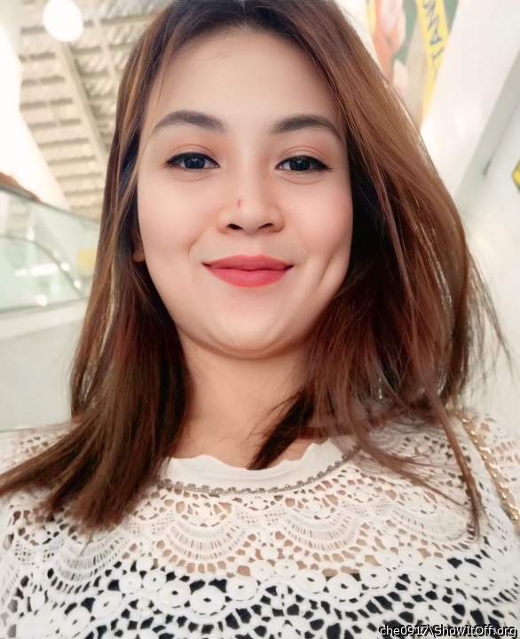 Beautiful smile.  Lovely picture.  Do you suck cock?  You wo