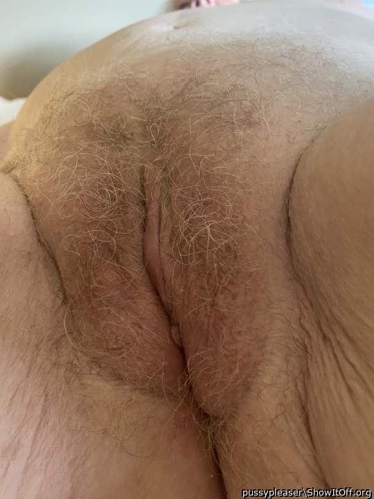 Nice worn out aged hairy pussy