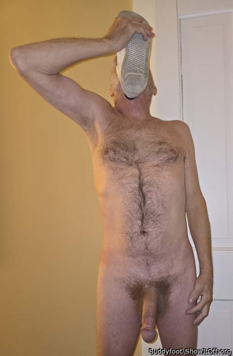 So dam sexy love that hairy body.