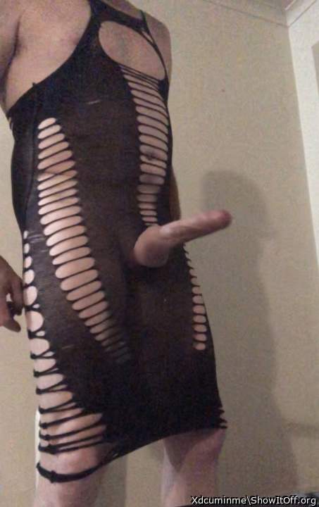 So fuckn sexy in your dress and cock hanging out 
