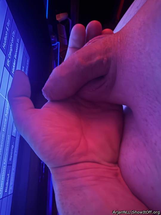 Adult image from ArjanNLL