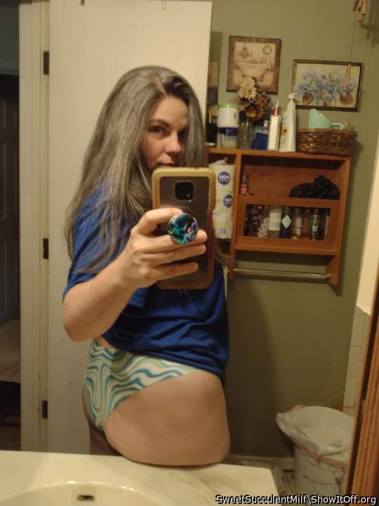 Adult image from SweetSucculentMilf