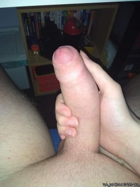 I would love to suck that gorgeous cock