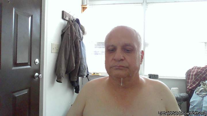 Faggot loser with cum on it's face