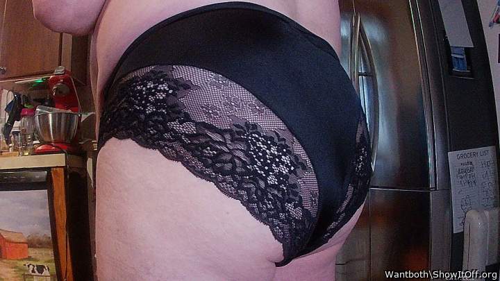 Mmmmm so sexy in black lace
