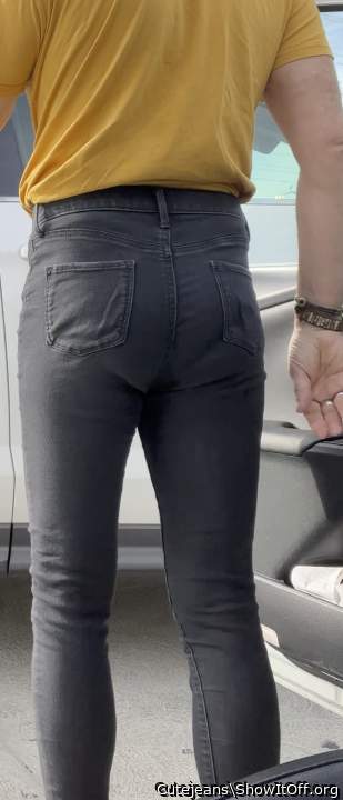 I think panty lines are hot!