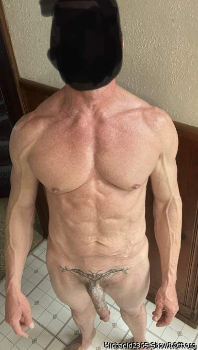 Amazing bald cock and body 