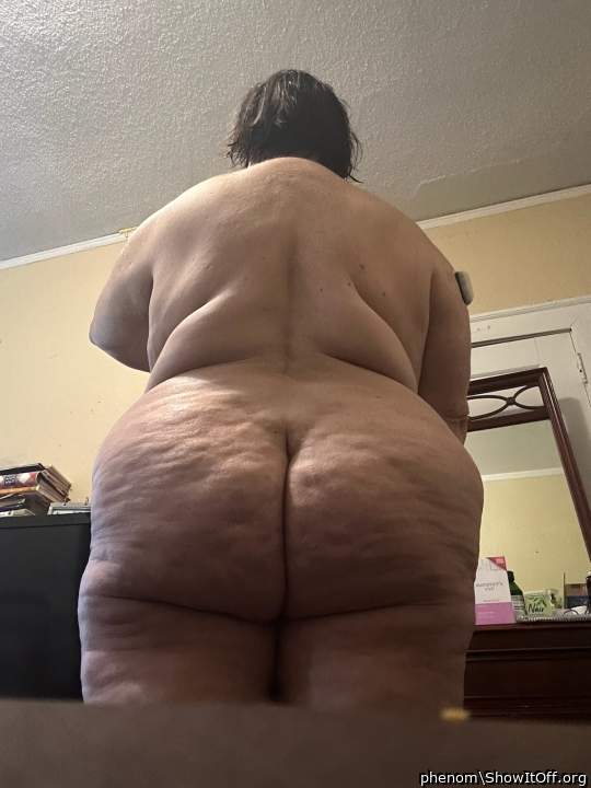 I would love to kiss and rub my hands all over your big beau