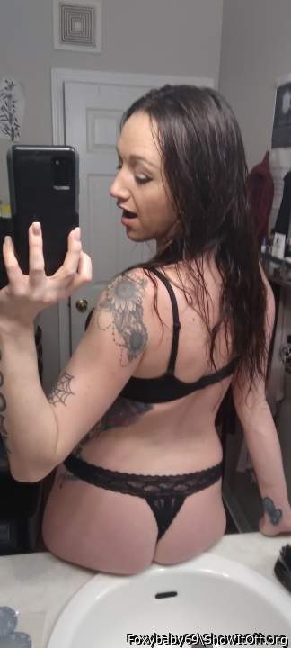 Gorgeous body foxy, look at that beautiful ass,mmm, so so de