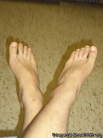 So want to see your sexy feet in flip flops, have a huge fet