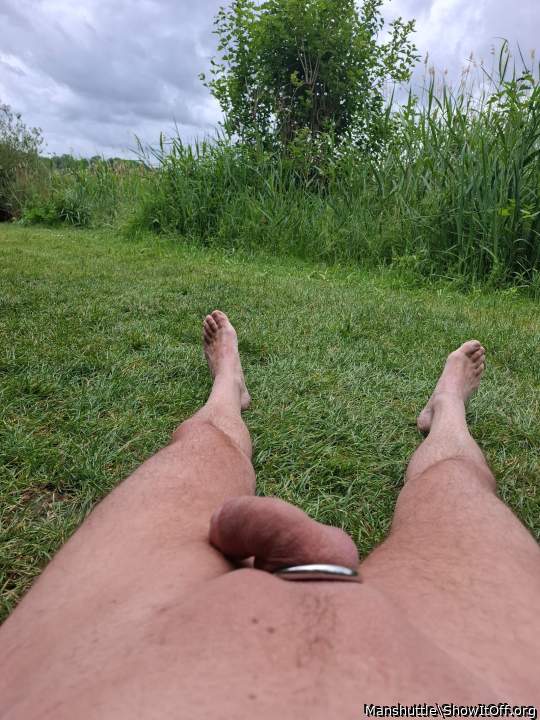 Fucking hot. Naked outdoors is the best. Wish I could join y