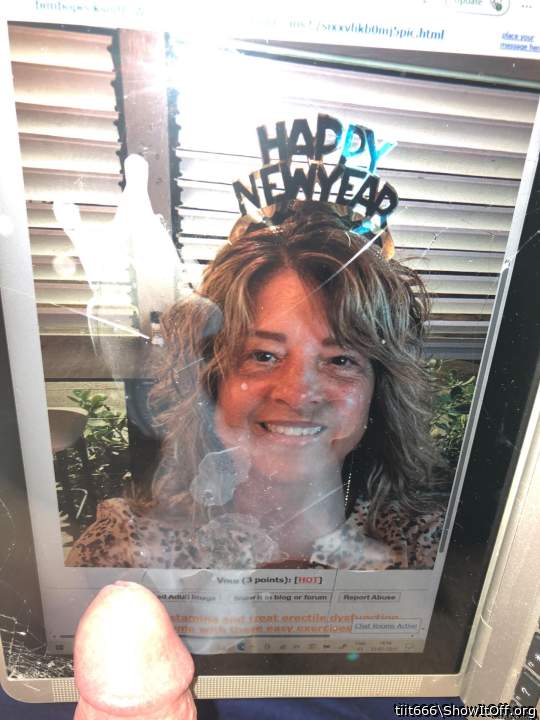 Very nice face to cum to !