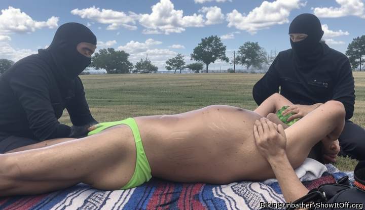 Lime green bikini - Robbers