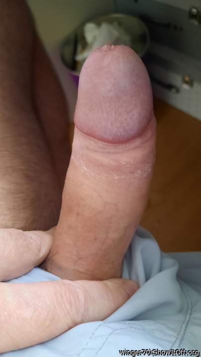 I'd love to worship, suck a load from your hot thick cock 