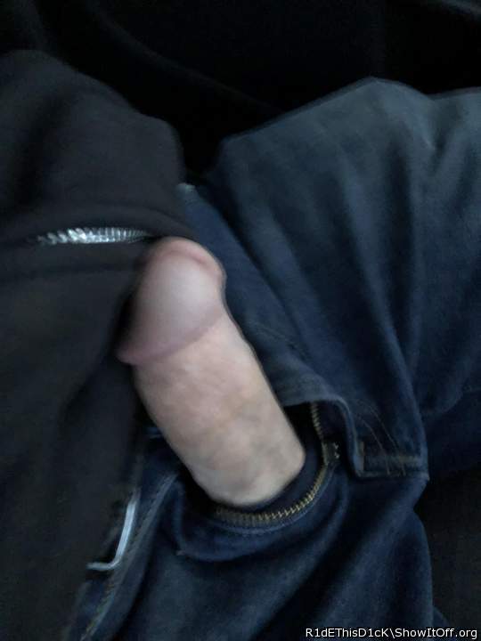 Some babe wanna give this cock some road head ;)