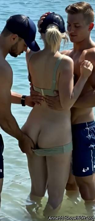 nice and sexy looking young people

hot situation ...

 