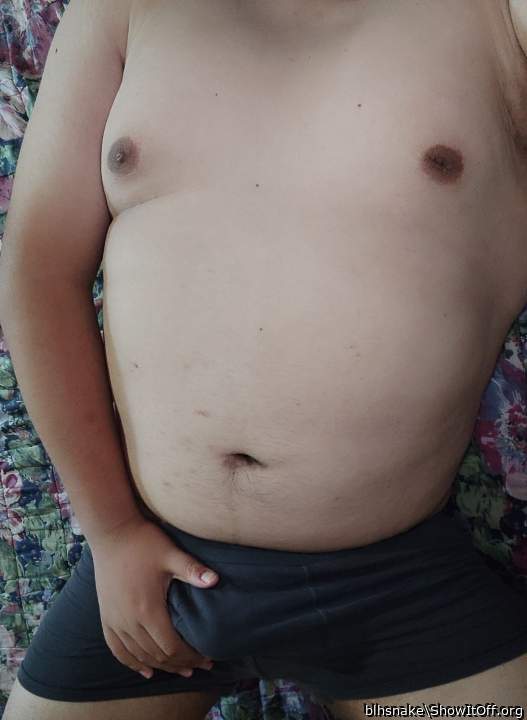 grande pacote na cueca preta. Parab�ns.