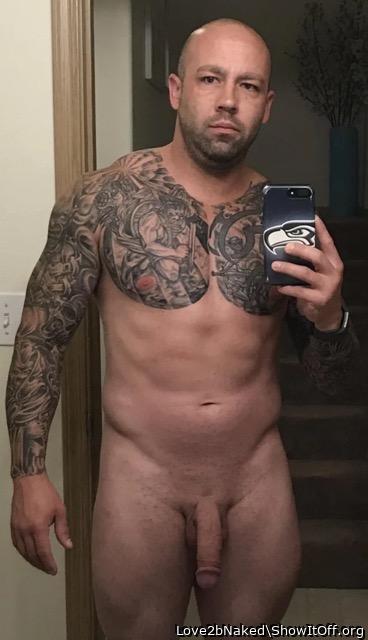 Naked guy selfie