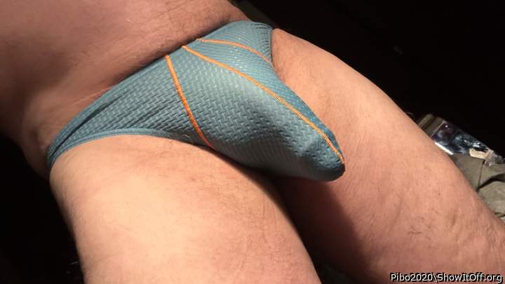 What a beautiful bulging cock!