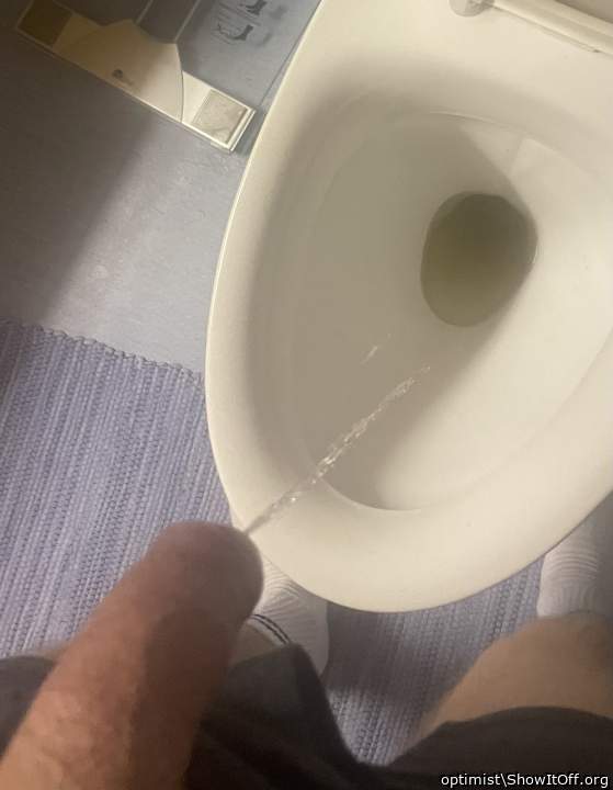 Great pissing pic