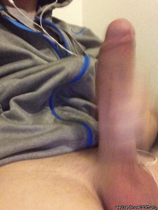 Jerk that beautiful cock off right into my mouth!