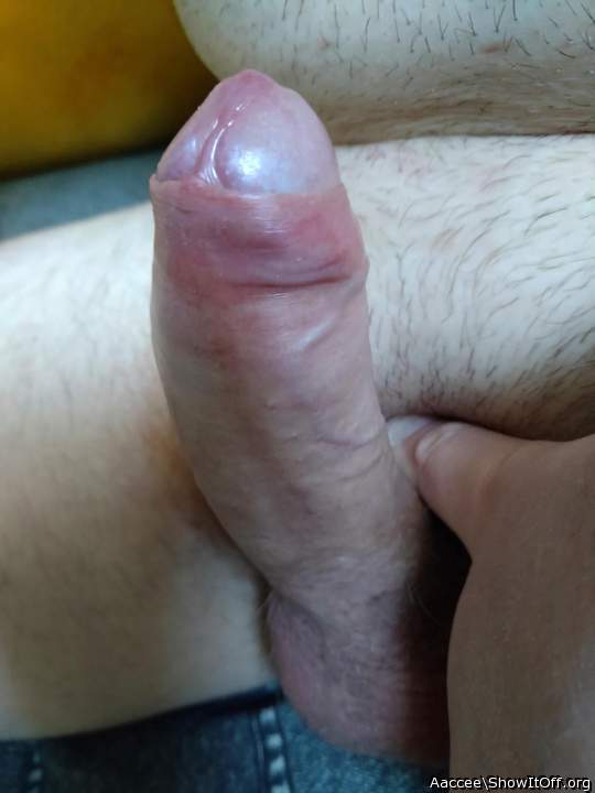 Lovely dick!! would enjoy playing with that beauty.  