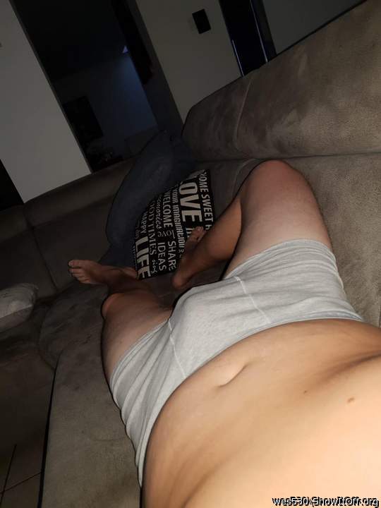 Sexy body and bulge!